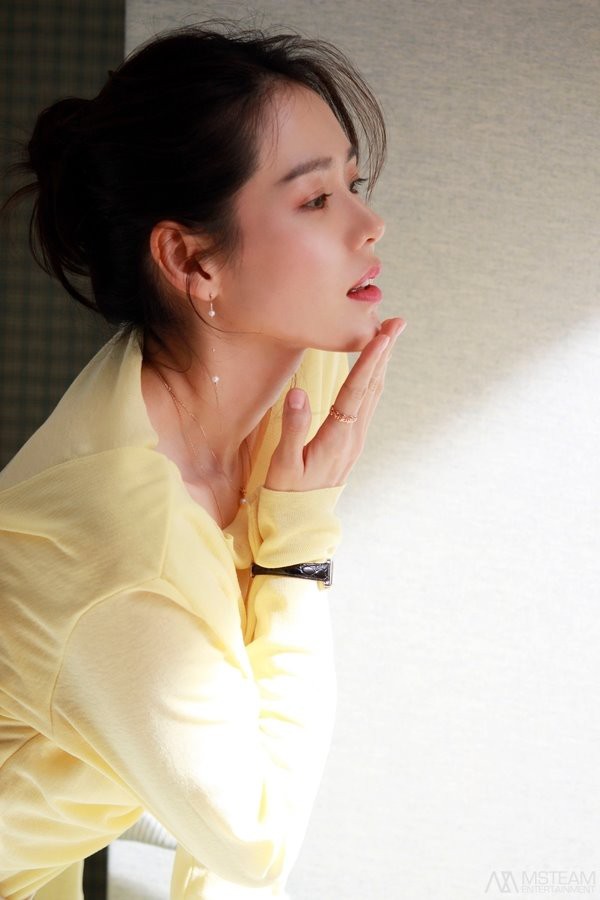 Hình hậu trường của Son Ye Jin chứng minh: Đã là tường thành nhan sắc thì bất chấp, không cần photoshop - Ảnh 15.
