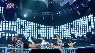 Sao nữ Kpop với vũ đạo nằm vật ra sàn: Người năng động và quyến rũ; kẻ phản cảm quá đà - Ảnh 4.