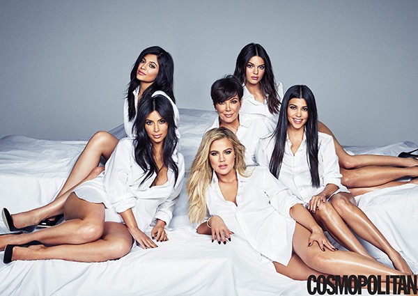 Không ghen tị, Kim Kardashian còn bênh Kylie khi em út bị gièm pha nhờ nhà giàu mới mau thành tỷ phú - Ảnh 3.