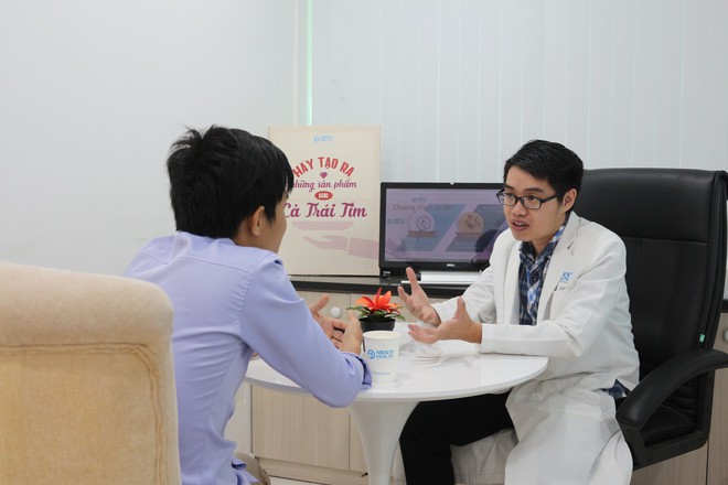 Bác sĩ cấp cứu cậu nhỏ mắc kẹt trong mỏ lết: Đây là trường hợp hiếm gặp - Ảnh 2.