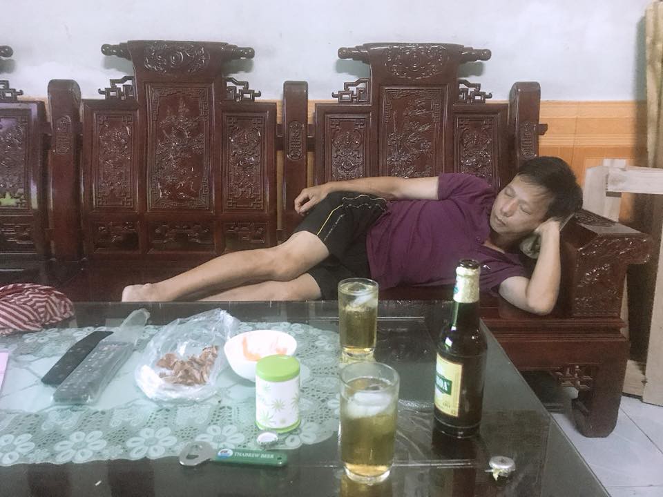 Giành TV cho bằng được xong ngủ, đòi tắt thì không cho, trên đời này chỉ có đồng chí bố! - Ảnh 11. Giành TV cho bằng được xong ngủ, đòi tắt thì không cho, trên đời này chỉ có đồng chí bố! - Ảnh 11.