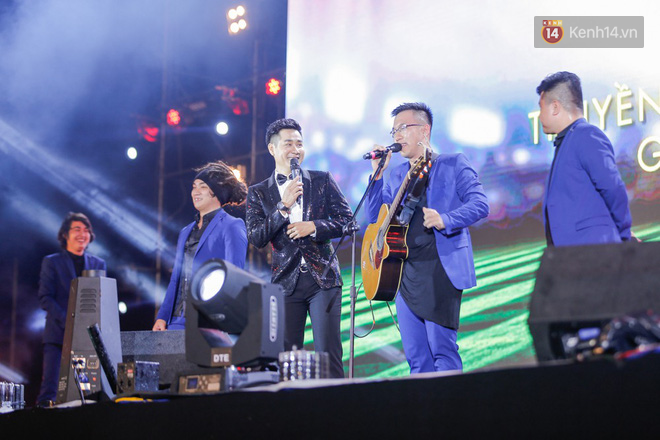 Sơn T&ugrave;ng M-TP diện cả c&acirc;y đồ hiệu, c&ugrave;ng fan đồng ca hit bự trong đ&ecirc;m nhạc tại Đ&agrave; Nẵng - Ảnh 10.