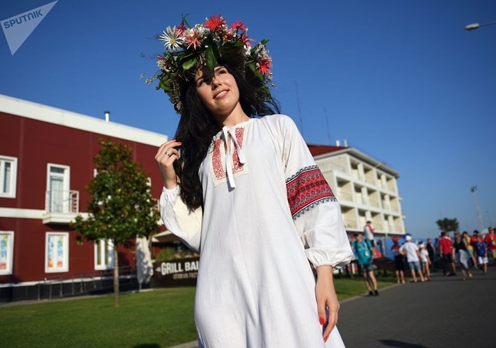 Hình ảnh những bóng hồng gợi cảm tô điểm sắc màu World Cup 2018 - Ảnh 1.