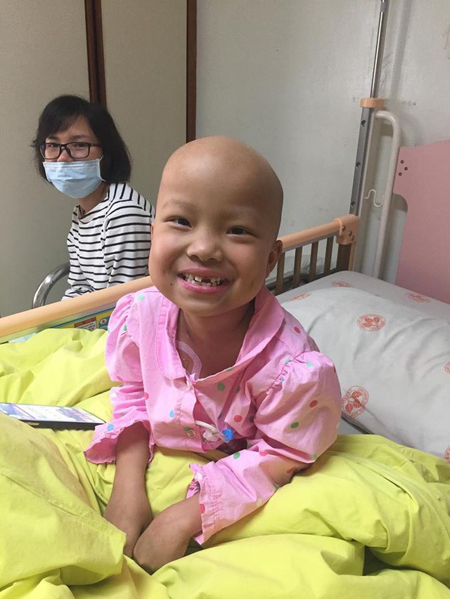 Ông bụt giữa đời thường của những đứa trẻ nghèo mang trọng bệnh - Ảnh 4.