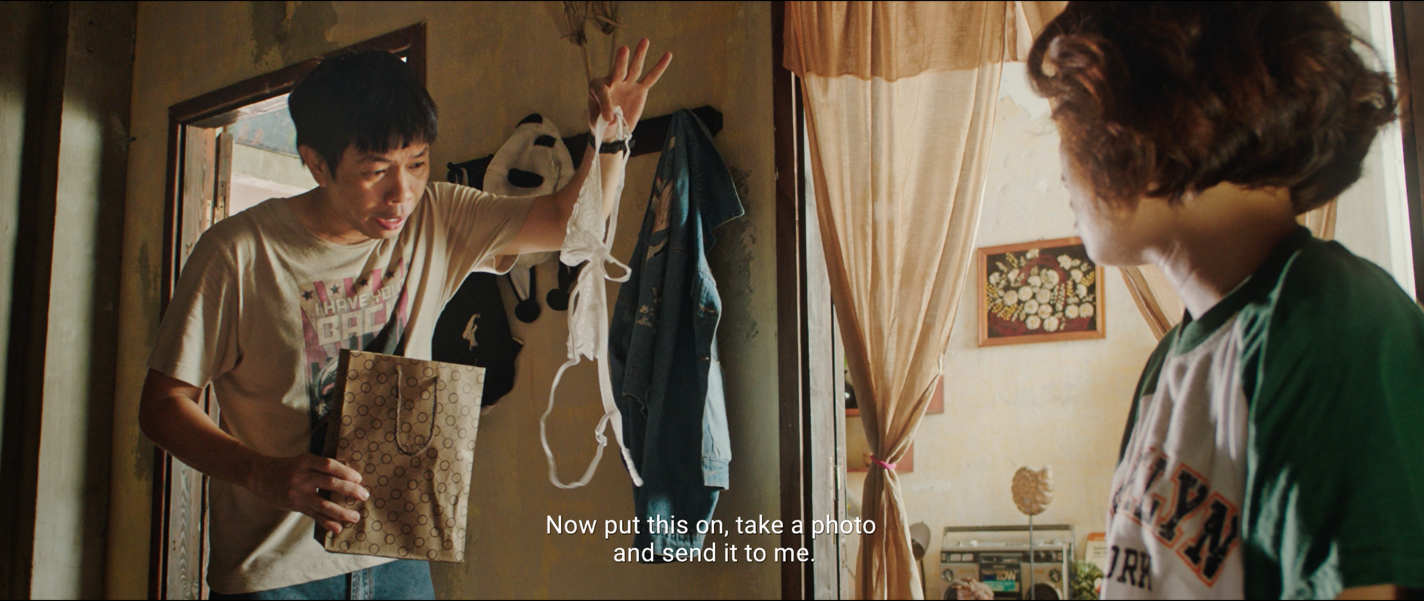 Phương Anh Đào tá hỏa khi thấy Thái Hòa đang vô tư khỏa thân trong nhà mình - Ảnh 7. Phương Anh Đào tá hỏa khi thấy Thái Hòa đang vô tư khỏa thân trong nhà mình - Ảnh 7.