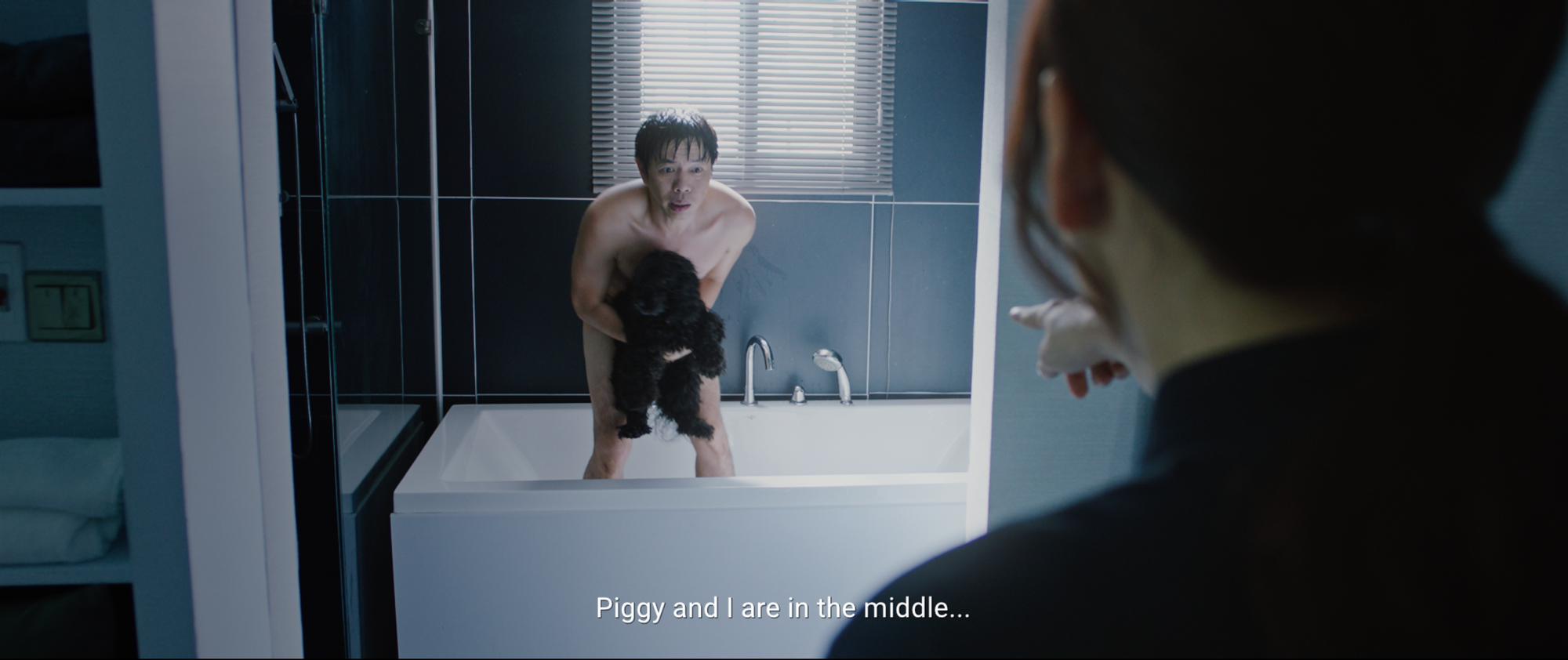 Phương Anh Đào tá hỏa khi thấy Thái Hòa đang vô tư khỏa thân trong nhà mình - Ảnh 12. Phương Anh Đào tá hỏa khi thấy Thái Hòa đang vô tư khỏa thân trong nhà mình - Ảnh 12.