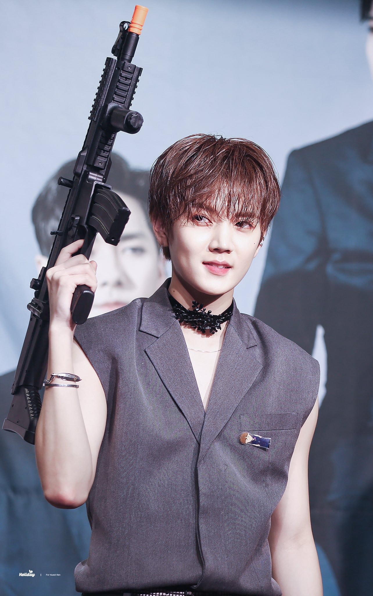 Không phải mỹ nhân Kpop, nam idol này mới là người gây sốt vì quá đẹp, thách thức mọi phụ kiện ở fansign - Ảnh 16.
