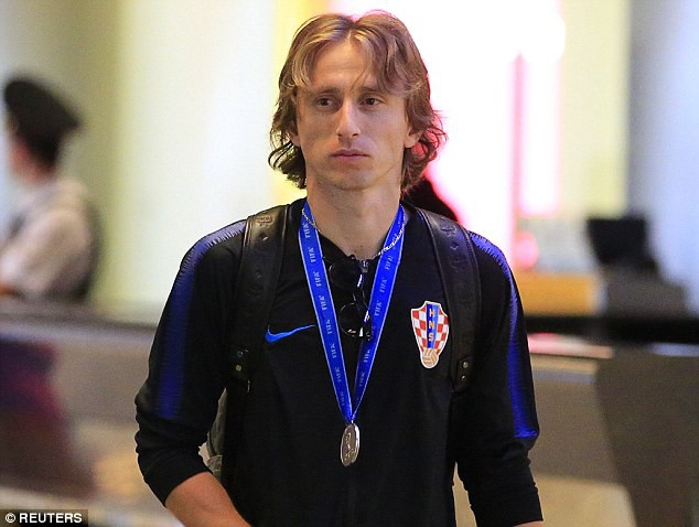 Biển người chào đón Modric và đội tuyển Croatia sau hành trình kỳ diệu ở World Cup 2018 - Ảnh 2.