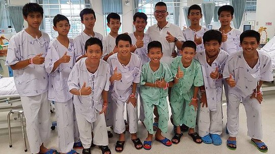 Thái Lan: Đội bóng mắc kẹt ngày nào cũng đào hố tìm lối thoát - Ảnh 1.