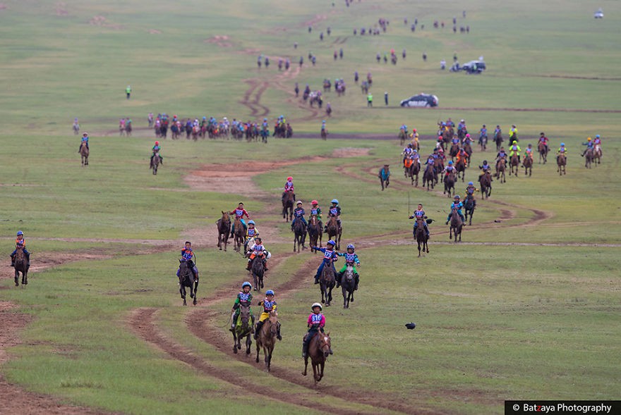 Chùm ảnh tuyệt đẹp về lễ hội Naadam đầy màu sắc của người dân Mông Cổ - Ảnh 2.