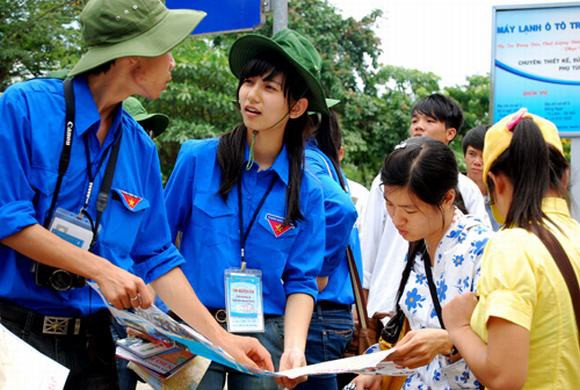 Đổi mới s&aacute;ng tạo trong phong tr&agrave;o tiếp sức m&ugrave;a thi năm 2018 - Ảnh 1.