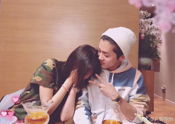 Luhan - Quan Hiểu Đồng chia tay sau chưa đầy 1 năm công khai hẹn hò? - Ảnh 1.