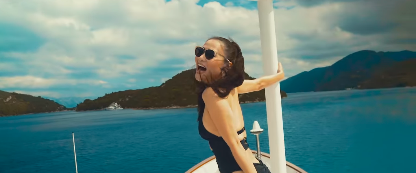 Mẹ bỉm sữa Thu Minh sang chảnh hết cỡ trong MV mới, đối đầu trực diện học trò Trúc Nhân trên đường đua Vpop tháng 7 - Ảnh 5.