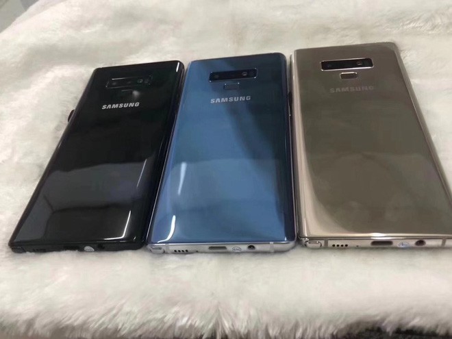 Galaxy Note 9 còn chưa ra mắt, Trung Quốc đã bán tràn lan hàng fake trông y như thật - Ảnh 1.