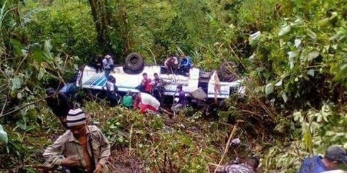 Tai nạn xe bu&yacute;t nghi&ecirc;m trọng tại Ấn Độ l&agrave;m &iacute;t nhất 25 người thương vong - Ảnh 1.