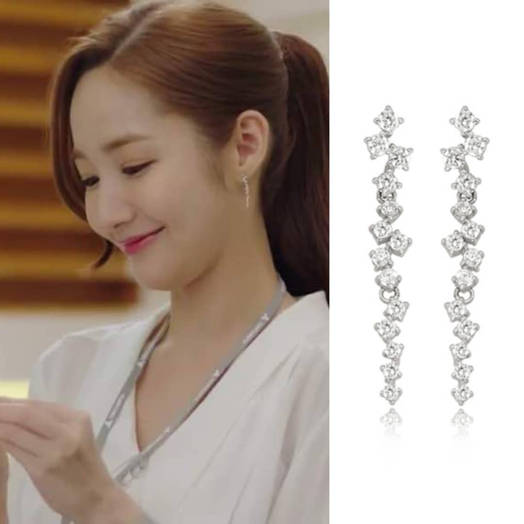 Bóc loạt phụ kiện của thư ký Kim: Toàn những món bé bé xinh xinh mà giá cả triệu đồng - Ảnh 12. Bóc loạt phụ kiện của thư ký Kim: Toàn những món bé bé xinh xinh mà giá cả triệu đồng - Ảnh 12.