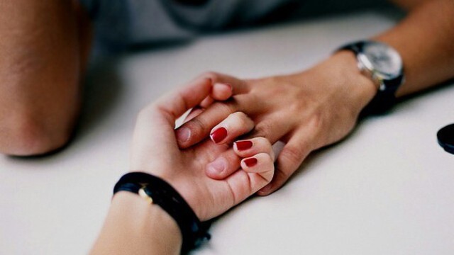 Bàn tay nữ giới ẩn chứa 1 bí mật mà chỉ khi nắm tay người ấy mới phát hiện - Ảnh 1.