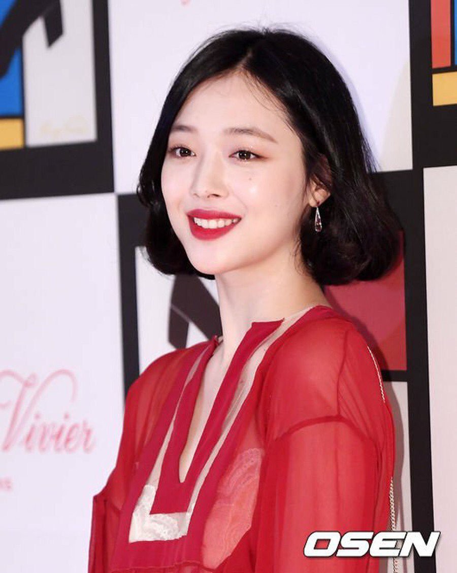 Chỉ vì thói quen đánh son, Sulli thường xuyên lộ khuyết điểm xấu nhất trên mặt mình - Ảnh 6.