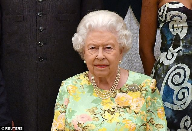 Nữ hoàng cảm thấy không khỏe, quan chức chính phủ Anh lập tức họp khẩn đề phòng các tình huống xấu - Ảnh 2.