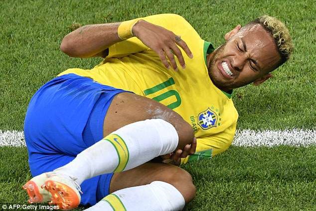 Neymar, Chicharito diện tóc mới trong trận Brazil - Mexico - Ảnh 4.