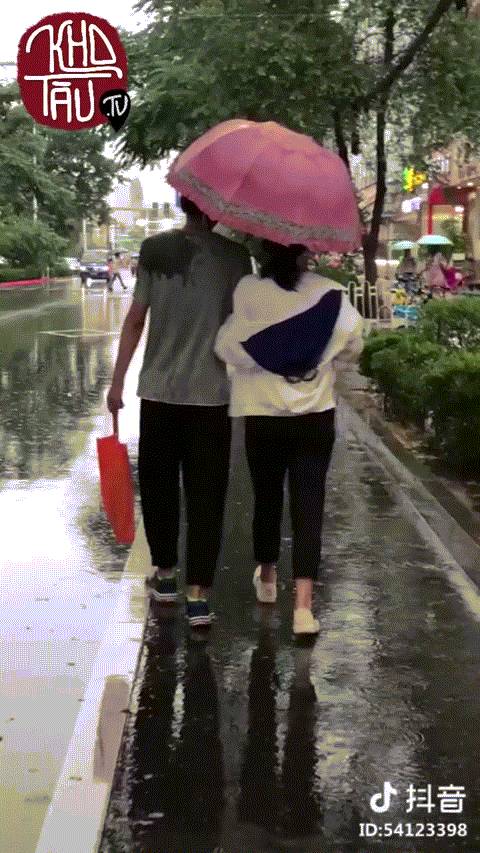 Y&ecirc;u nhau m&agrave; cứ ngọt ng&agrave;o thế n&agrave;y th&igrave; bảo sao ai ai cũng muốn tho&aacute;t kiếp ế - Ảnh 2.