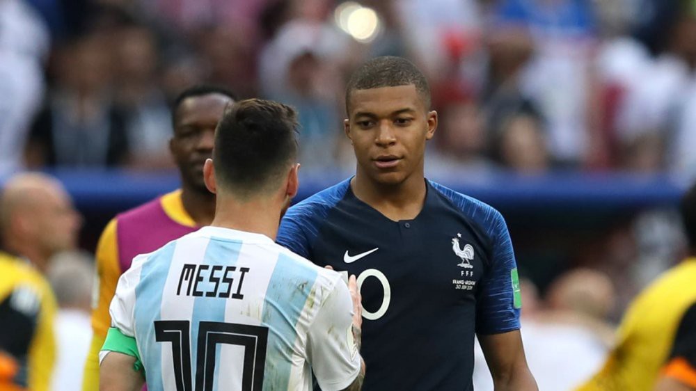 Mbappe của Pháp vô địch World Cup, nhưng Messi mới là cái tên được tế nhiều nhất trên Facebook và Instagram - Ảnh 2. Mbappe của Pháp vô địch World Cup, nhưng Messi mới là cái tên được tế nhiều nhất trên Facebook và Instagram - Ảnh 2.