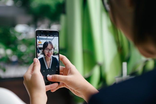 Galaxy A8 Star, lựa chọn Đủ dành cho phái nữ - Ảnh 9.