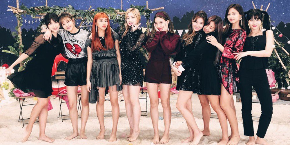 Black Pink quyết tâm không cho TWICE ngoi lên No.1 dù đã comeback tận hơn 1 tháng - Ảnh 2. Black Pink quyết tâm không cho TWICE ngoi lên No.1 dù đã comeback tận hơn 1 tháng - Ảnh 2.