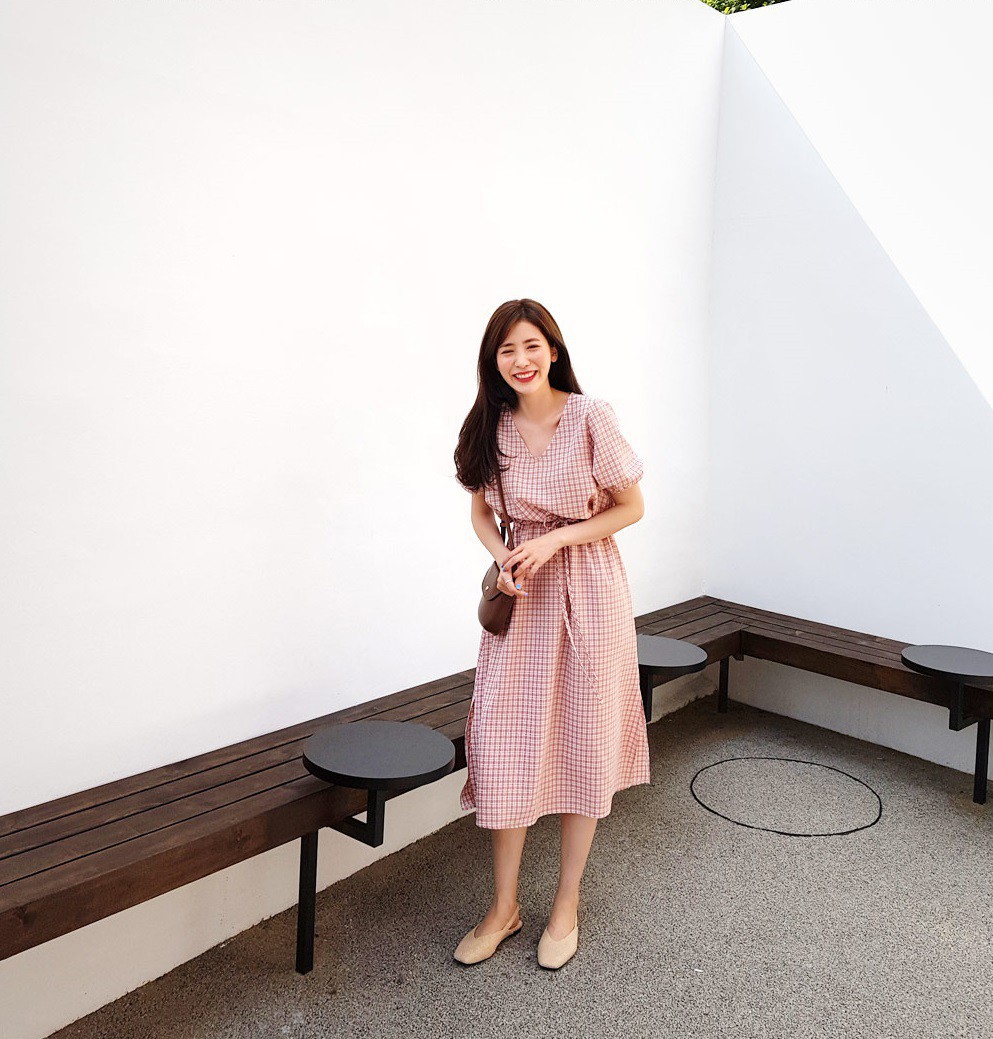 Gợi ý 5 mẫu váy thanh lịch, trang nhã cho các nàng đi dự đám cưới mà không sợ nổi hơn cô dâu - Ảnh 16. Gợi ý 5 mẫu váy thanh lịch, trang nhã cho các nàng đi dự đám cưới mà không sợ nổi hơn cô dâu - Ảnh 16.