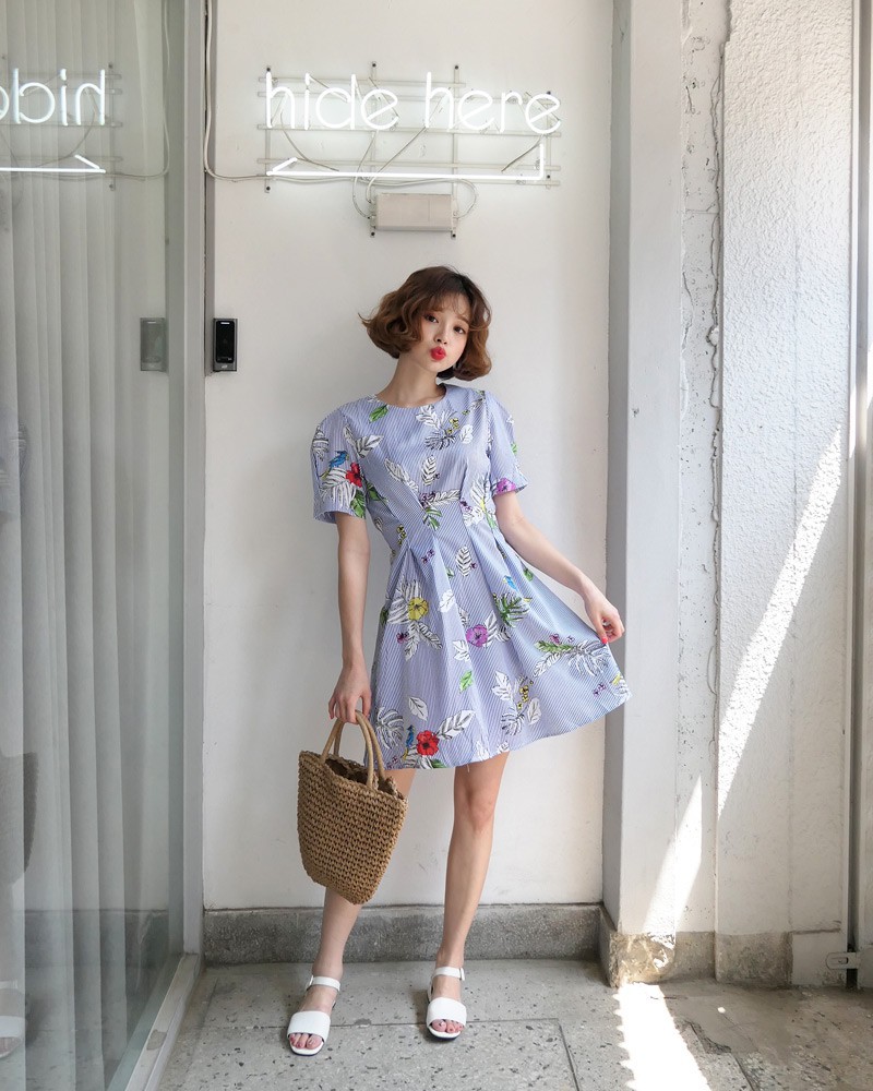 Gợi ý 5 mẫu váy thanh lịch, trang nhã cho các nàng đi dự đám cưới mà không sợ nổi hơn cô dâu - Ảnh 20. Gợi ý 5 mẫu váy thanh lịch, trang nhã cho các nàng đi dự đám cưới mà không sợ nổi hơn cô dâu - Ảnh 20.