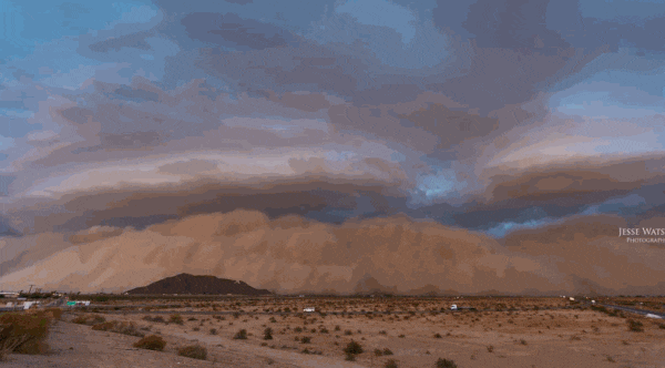 Nhiếp ảnh gia chuyên săn được cảnh tượng cơn bão cát khổng lồ trên bầu trời Arizona, Mỹ - Ảnh 1.