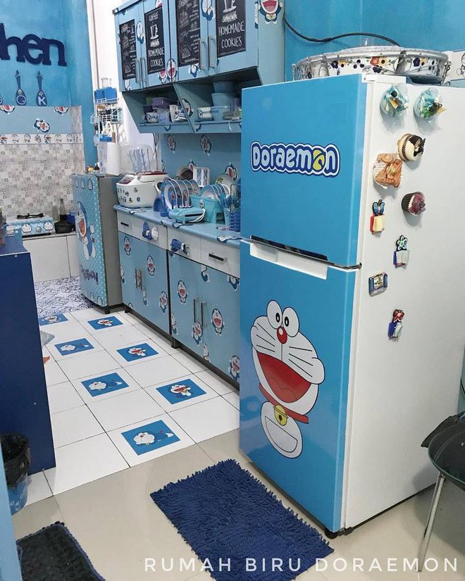 Gia đình kỳ lạ tại Indonesia cuồng Doraemon tới nỗi dán hình Doraemon khắp ngôi nhà - Ảnh 7.