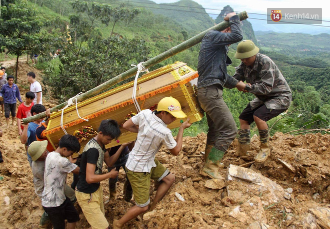 Người thân của phó bị thư xã bị lũ cuốn trôi: Tháng 8 tới đây gia đình dự kiến sẽ tổ chức đám cưới cho cậu con út, vậy mà... - Ảnh 4.