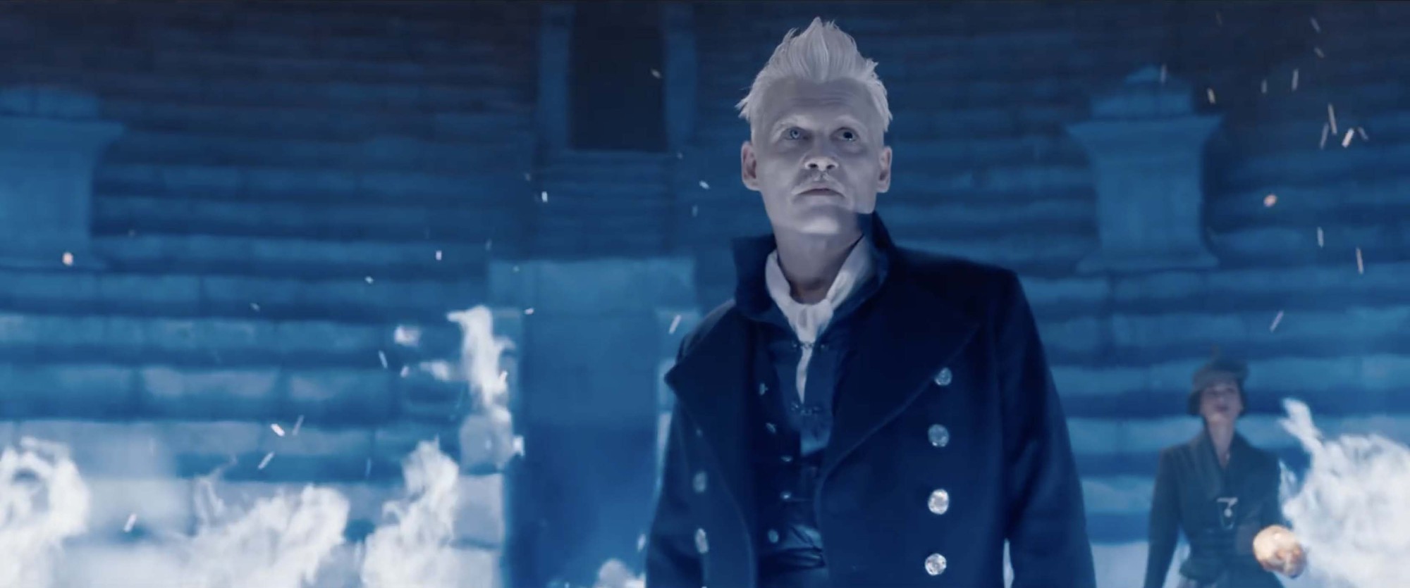Trailer Fantastic Beasts 2 gây bồi hồi xúc động với chiếc vé về tuổi thơ ở trường Hogwarts - Ảnh 3. Trailer Fantastic Beasts 2 gây bồi hồi xúc động với chiếc vé về tuổi thơ ở trường Hogwarts - Ảnh 3.