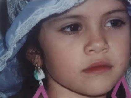 Selena Gomez đ&atilde; tr&ograve;n 26 tuổi v&agrave; đ&acirc;y l&agrave; loạt ảnh chứng minh nhan sắc c&ocirc; từ b&eacute; đến lớn vẫn như một thi&ecirc;n thần! - Ảnh 8.