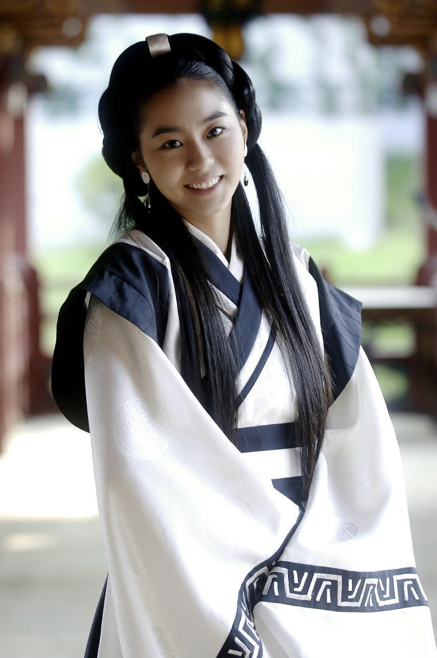 uee-2-15321948664021340224556.jpg