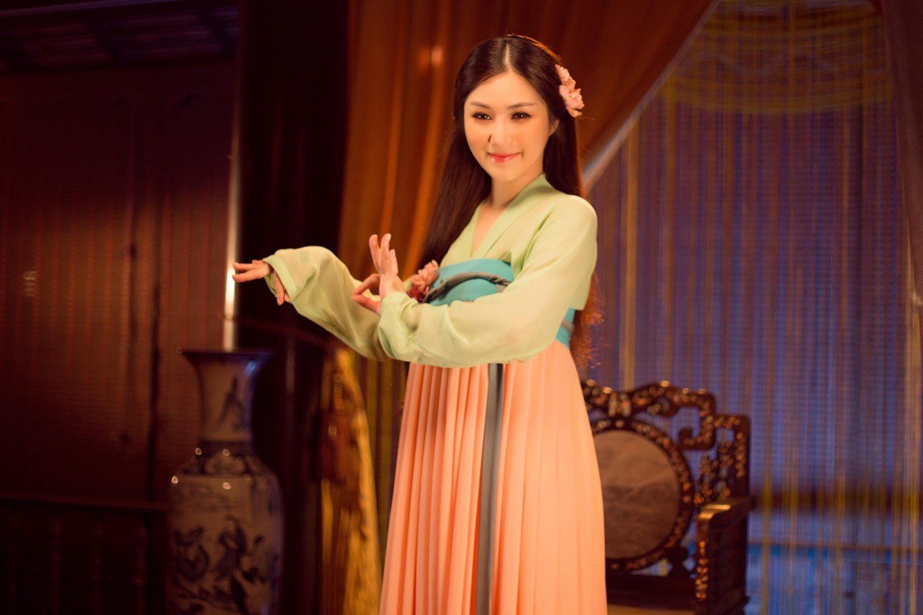 Được Hương Tràm mạnh tay đầu tư tiền tỉ nhưng Duyên mình lỡ lại để sót hạt sạn to đùng thế này! - Ảnh 4. Được Hương Tràm mạnh tay đầu tư tiền tỉ nhưng Duyên mình lỡ lại để sót hạt sạn to đùng thế này! - Ảnh 4.