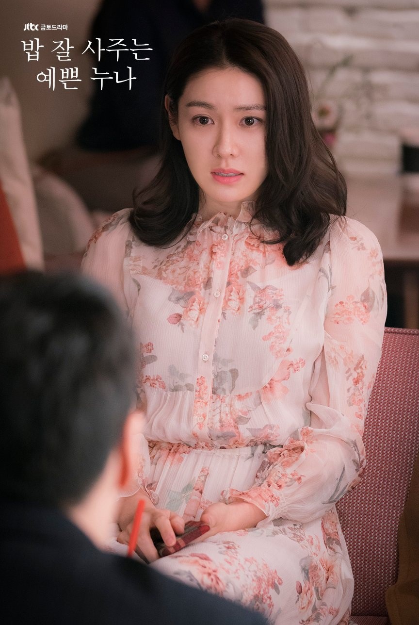 Được cả loạt sao cùng diện, đây chính là những mẫu trang phục “quốc dân” đang hot nhất ở Hàn Quốc thời gian này - Ảnh 1. Được cả loạt sao cùng diện, đây chính là những mẫu trang phục “quốc dân” đang hot nhất ở Hàn Quốc thời gian này - Ảnh 1.