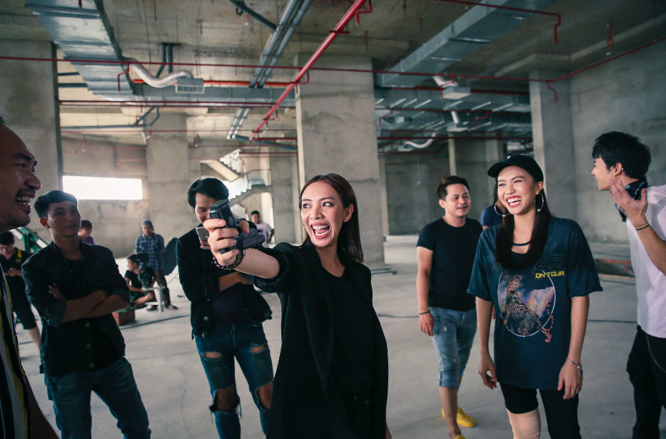 Thập Tam Muội lại phá kỉ lục của chính mình với 13 triệu view, Thu Trang - Tiến Luật bật mí về cuộc đại chiến ở phần 2 - Ảnh 3. Thập Tam Muội lại phá kỉ lục của chính mình với 13 triệu view, Thu Trang - Tiến Luật bật mí về cuộc đại chiến ở phần 2 - Ảnh 3.