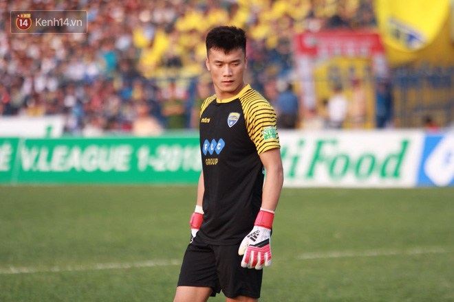 Bùi Tiến Dũng thủng lưới 3 bàn trước ngày tập trung cùng U23 Việt Nam - Ảnh 2.