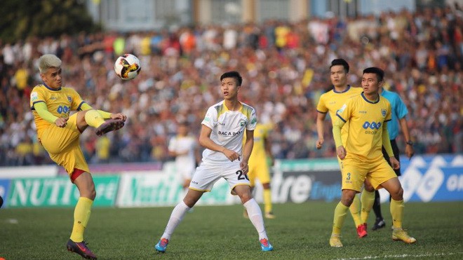 Bùi Tiến Dũng thủng lưới 3 bàn trước ngày tập trung cùng U23 Việt Nam - Ảnh 3.