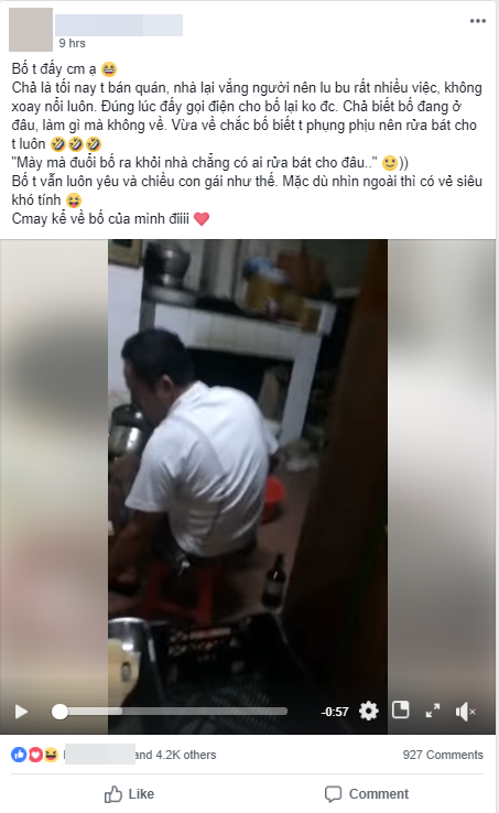 Clip bố vừa phụ gi&uacute;p con g&aacute;i rửa b&aacute;t vừa nhắc nhở M&agrave;y m&agrave; đuổi bố ra khỏi nh&agrave; chẳng c&oacute; ai rửa b&aacute;t cho đ&acirc;u đốn tim cư d&acirc;n mạng - Ảnh 1.