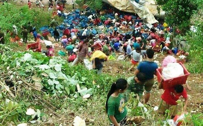 Chính quyền lên tiếng về thông tin người dân Quảng Bình hôi của sau khi xe chở hàng gặp nạn - Ảnh 1.