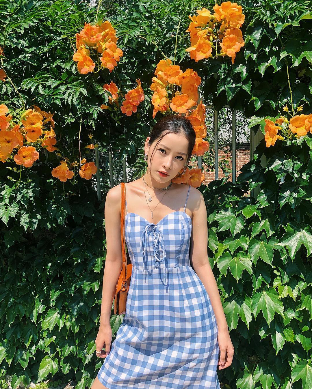 Loạt sao Việt, Hàn cho tới Hollywood đều có những gợi ý cực ngọt ngào cho street style mùa hè tuần qua - Ảnh 3. Loạt sao Việt, Hàn cho tới Hollywood đều có những gợi ý cực ngọt ngào cho street style mùa hè tuần qua - Ảnh 3.