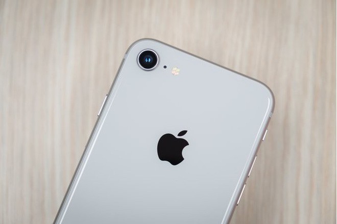 iPhone LCD gặp lỗi hở sáng, có thể phải dời ngày lên kệ đến tháng 10 - Ảnh 3.