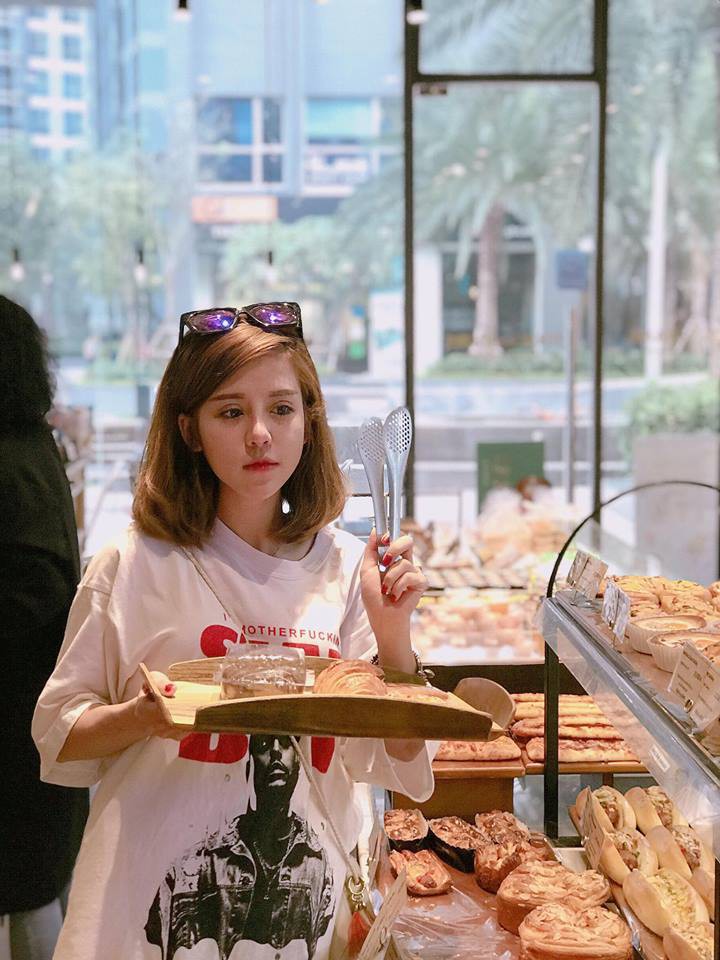 Xinh như gái Thái, nữ sinh trường Báo được dân mạng thi nhau xin info - Ảnh 5. Xinh như gái Thái, nữ sinh trường Báo được dân mạng thi nhau xin info - Ảnh 5.