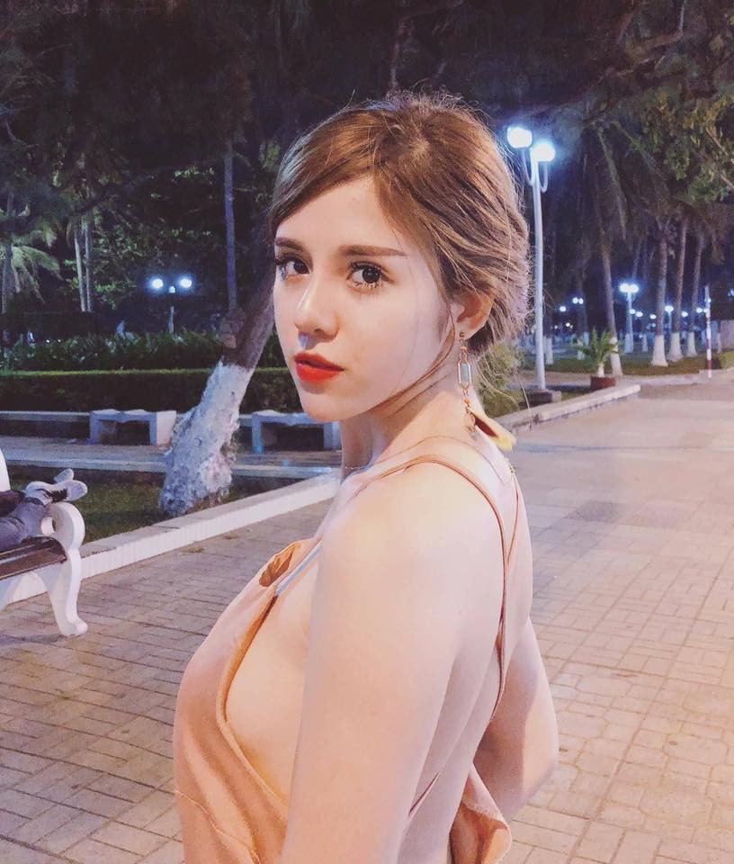 Xinh như gái Thái, nữ sinh trường Báo được dân mạng thi nhau xin info - Ảnh 1. Xinh như gái Thái, nữ sinh trường Báo được dân mạng thi nhau xin info - Ảnh 1.