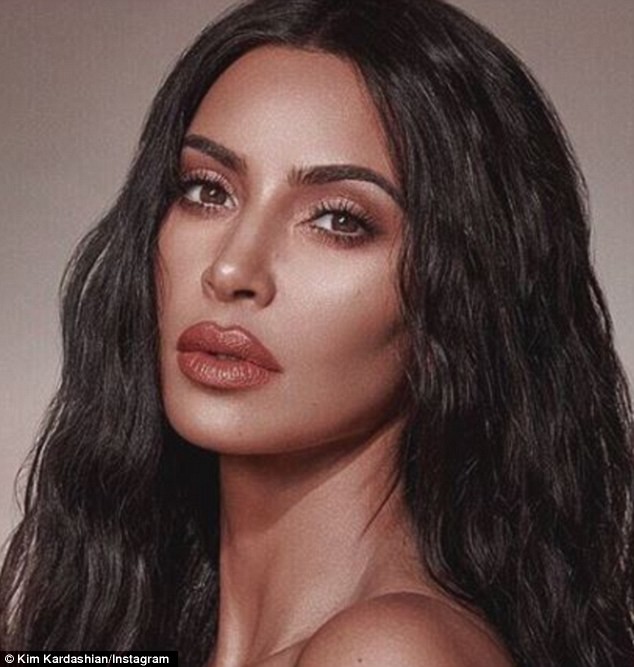 Kim Kardashian tung clip chứng minh đường cong đẹp bốc lửa kh&ocirc;ng cần photoshop - Ảnh 10.