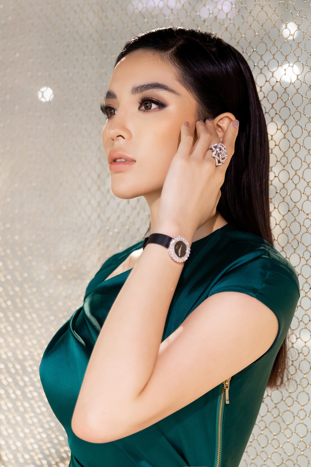 Hoa hậu Kỳ Duyên gây chú ý khi đắp hàng hiệu hơn 3 tỷ đồng đi sự kiện - Ảnh 7. Hoa hậu Kỳ Duyên gây chú ý khi đắp hàng hiệu hơn 3 tỷ đồng đi sự kiện - Ảnh 7.