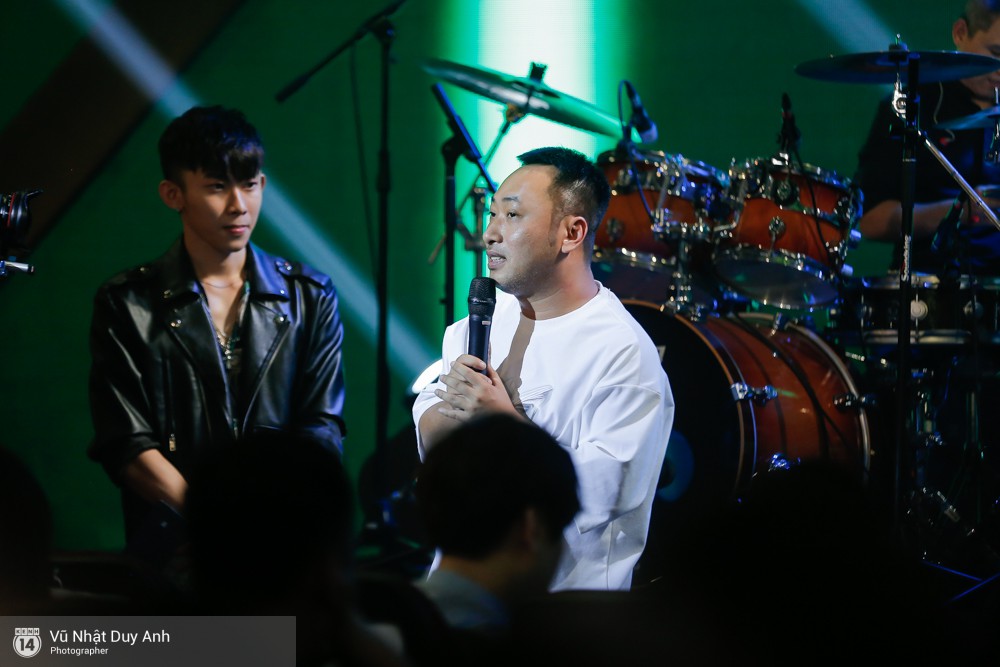 Lần đầu song ca đổi hit, Lam Trường - Noo Phước Thịnh cười trừ vì quên lời ca khúc Chạm khẽ tim anh một chút thôi - Ảnh 13. Lần đầu song ca đổi hit, Lam Trường - Noo Phước Thịnh cười trừ vì quên lời ca khúc Chạm khẽ tim anh một chút thôi - Ảnh 13.